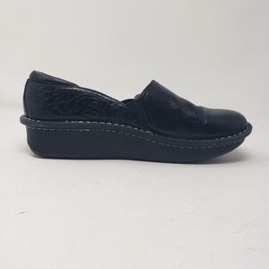 Women's Black Slip-On Shoes